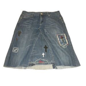 Cowgirl Tuff Skirt‎ 34x28 Blue Denim Embroidered Patchwork Zip Cut Off Raw Hem